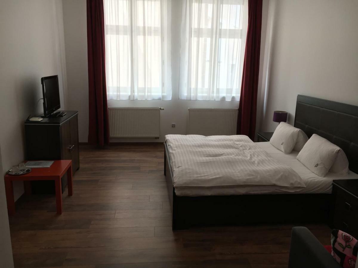 Villa Dino Mariánské Lázně Exteriör bild